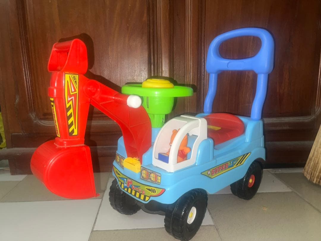 Trotteur pelleteuse grand pour enfant