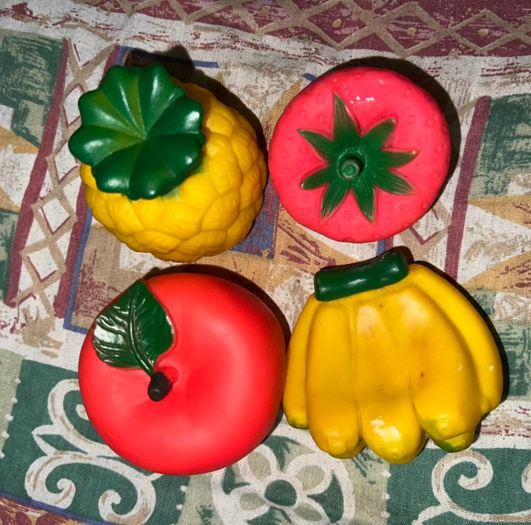 Ensemble de fruits jouets sonnant
